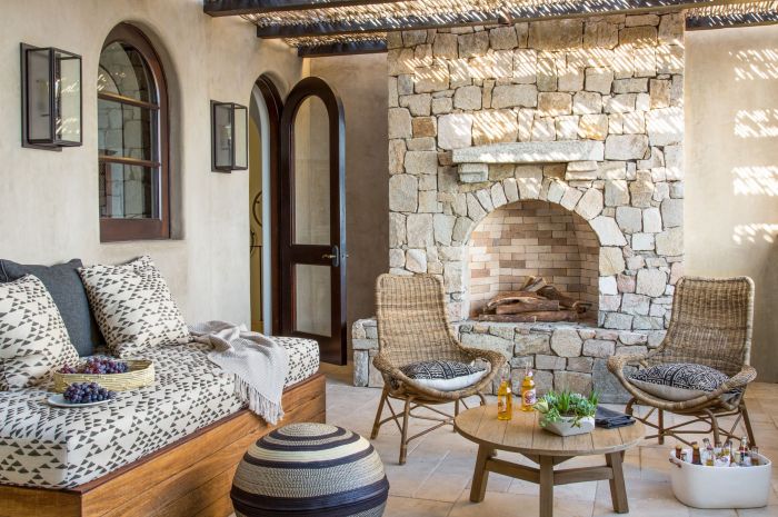 What is mediterranean decorating style